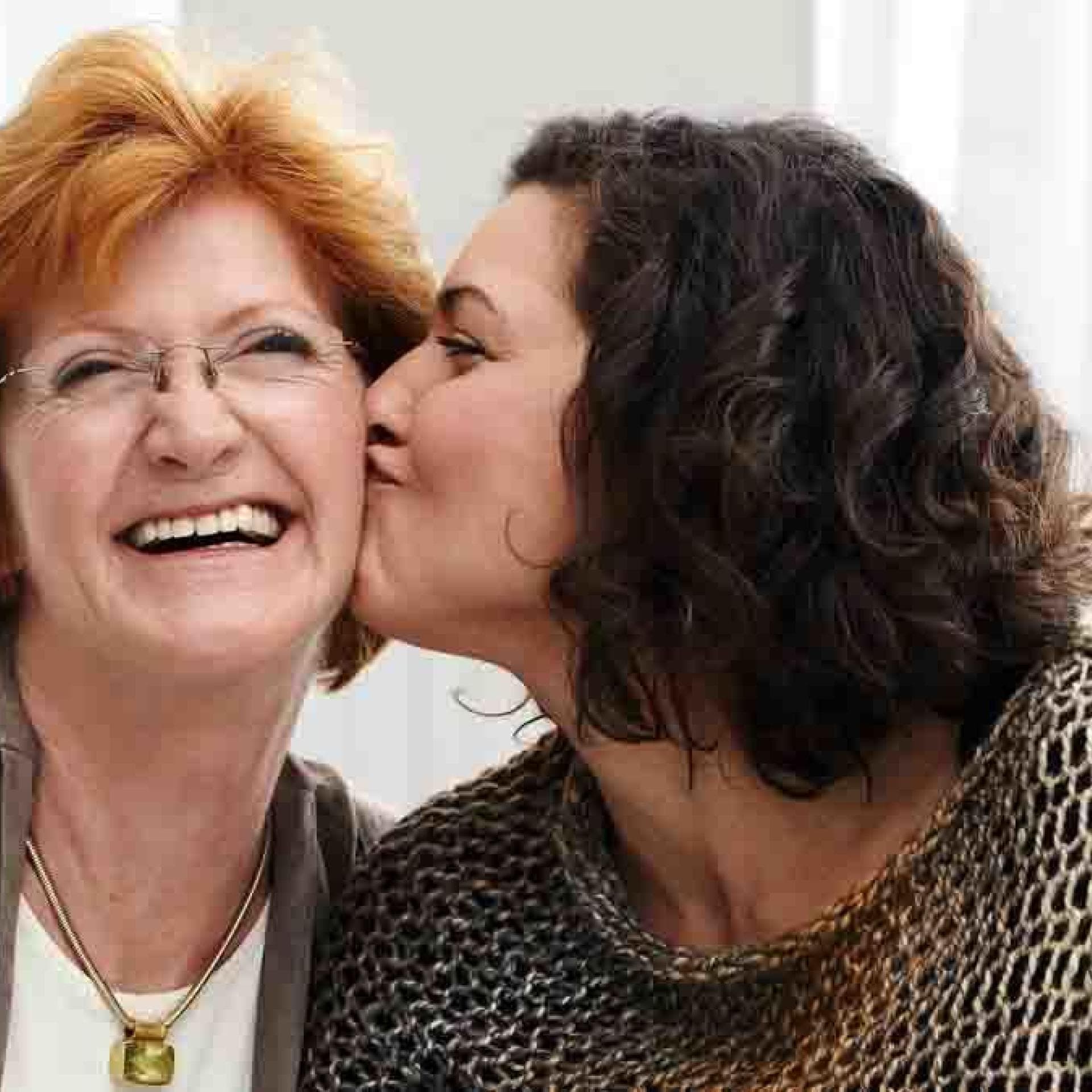 Ich Werde Von Der Mutter Meiner Freundin Erpresst Ich Werde Von Der Mutter Meiner Freundin Erpresst